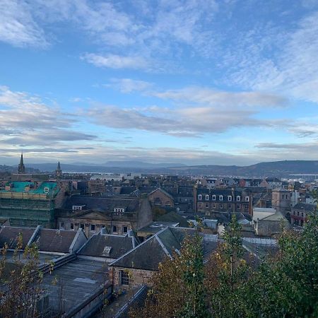 Hill House - Mews Town House, In A Quiet Private Close, In The City Centre Of Inverness. Exterior photo